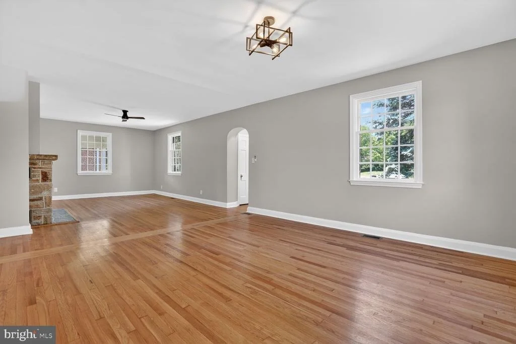 Photo of 315 E COLD SPRING LANE