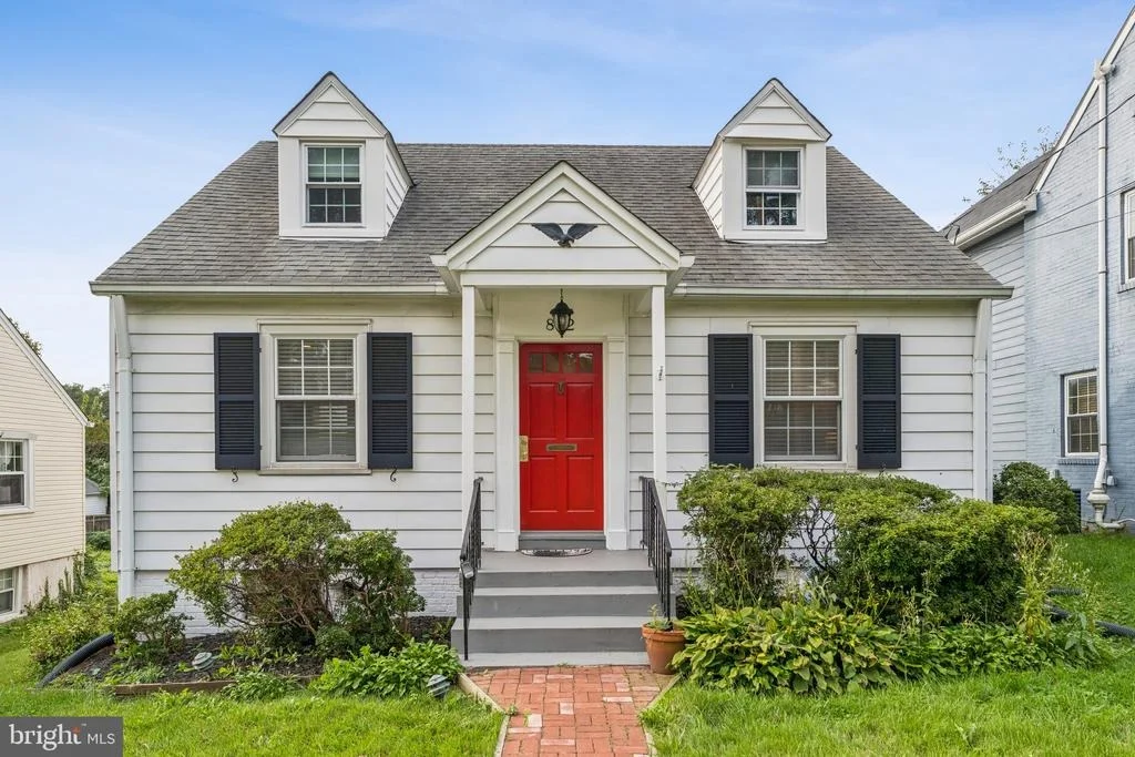 Photo of 812 FOREST GLEN ROAD