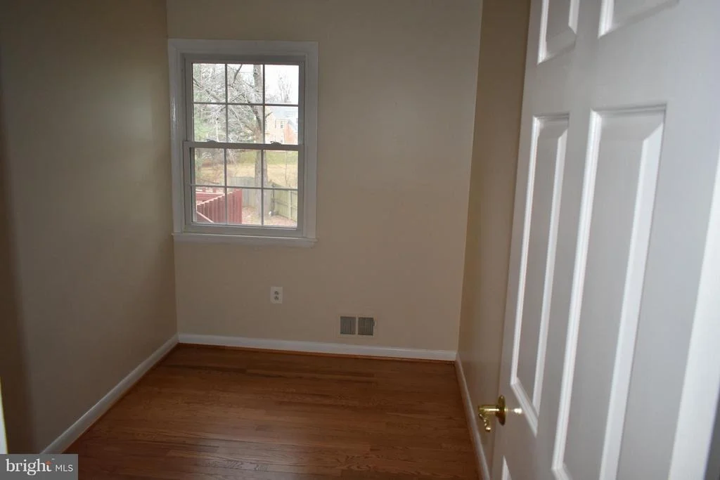 Photo of 6901 MUNCASTER MILL ROAD