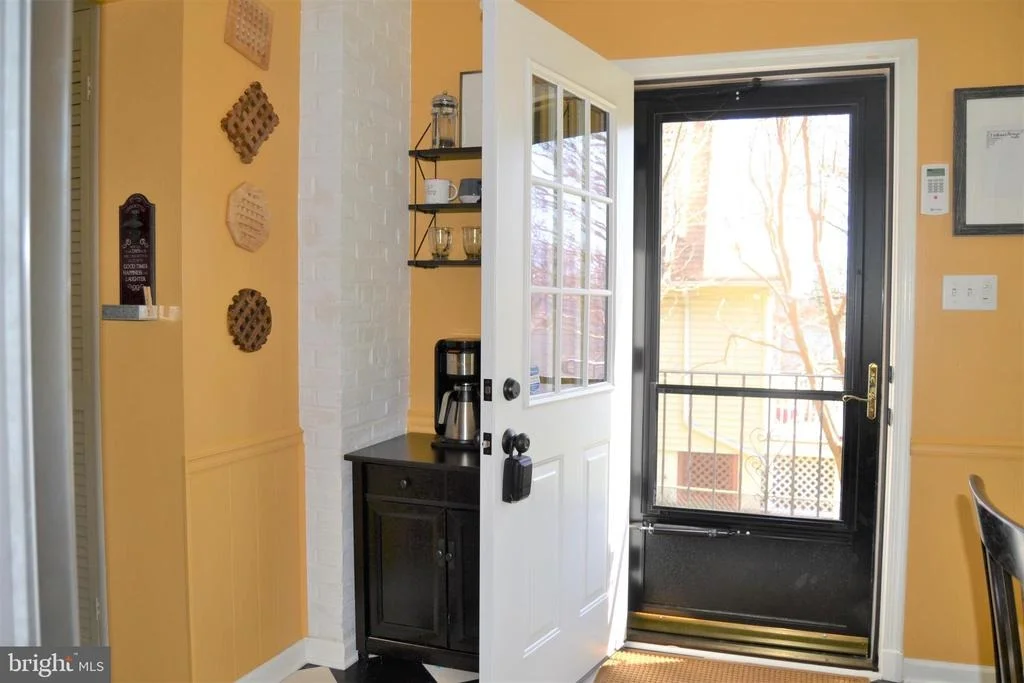 Photo of 620 ALDERSHOT ROAD