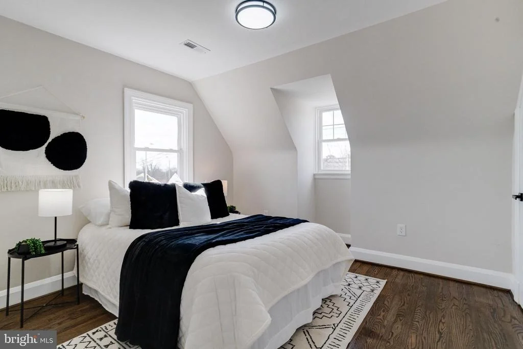 Photo of 605 WALNUT AVENUE