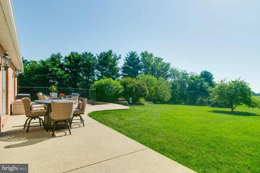 Photo of 613 HANOVER PIKE