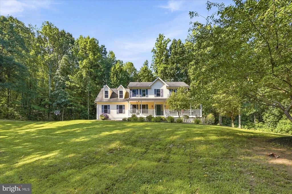 Photo of 9516 PRIMROSE LANE