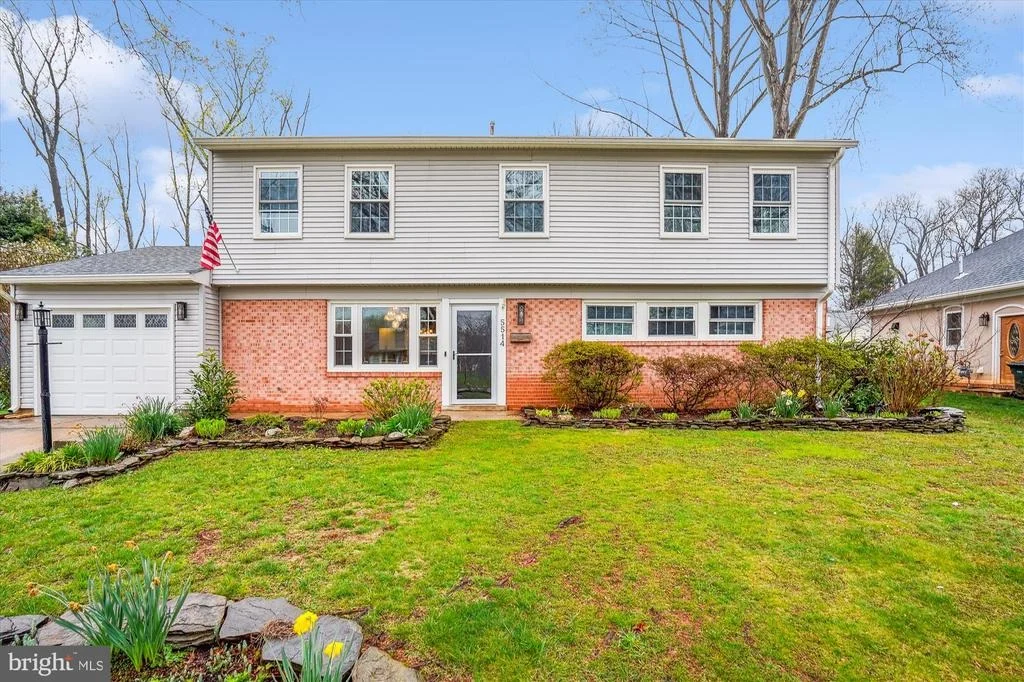 Photo of 5514 INVERCHAPEL ROAD