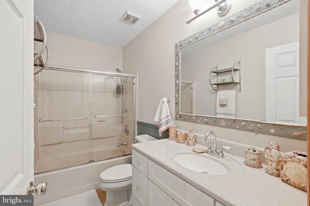 Photo of 24 SYDNEY CIRCLE