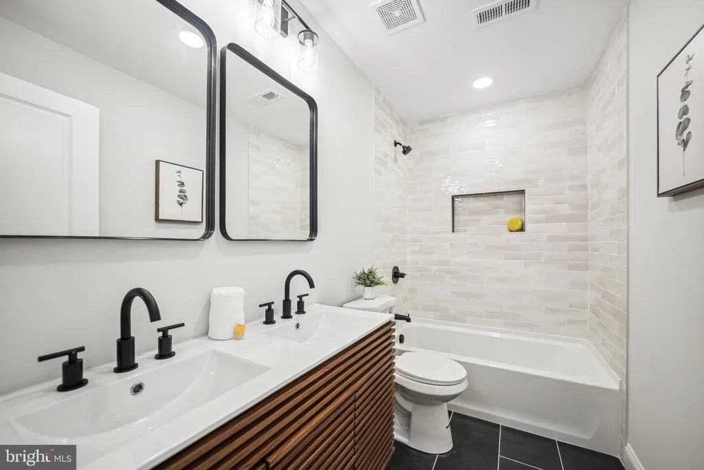 Photo of 9513 BILTMORE DRIVE