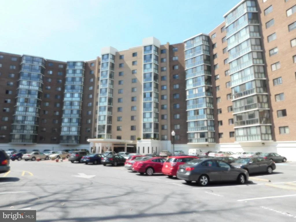 Photo of Unit 3818 at 15115 INTERLACHEN DRIVE