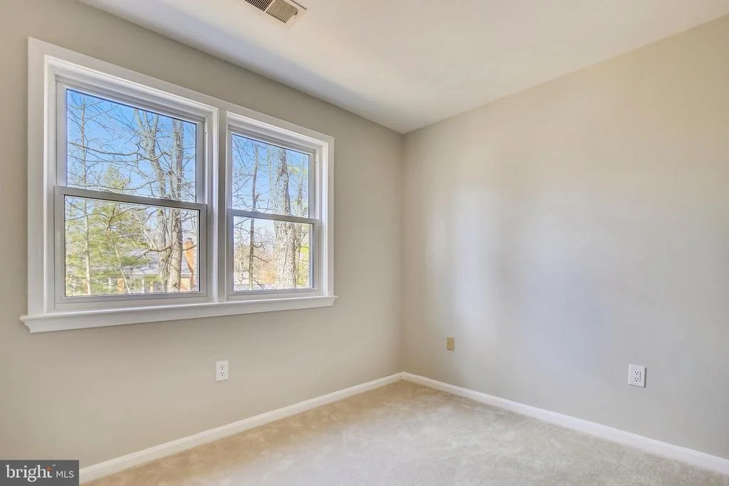 Photo of 1508 LAUREL HILL ROAD