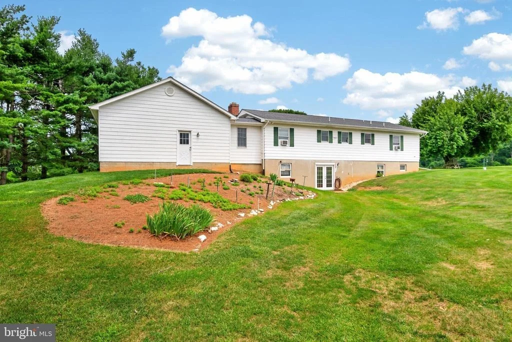 Photo of 13835 HOWARD ROAD