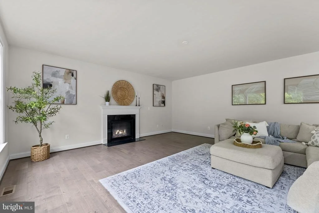Photo of 23754 KILKERRAN DRIVE