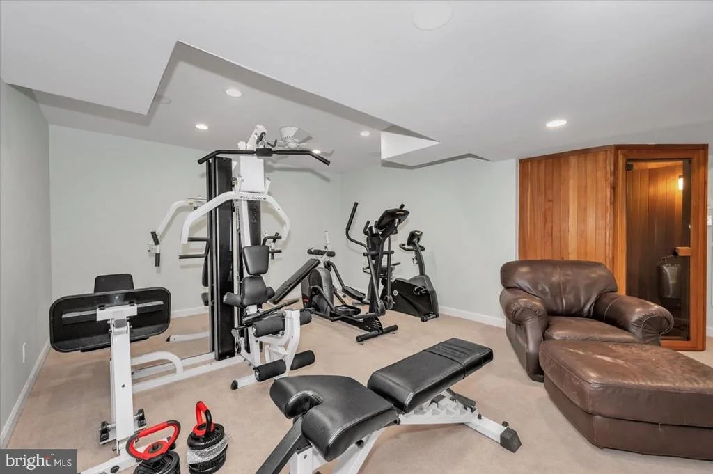 Photo of 10101 LLOYD ROAD