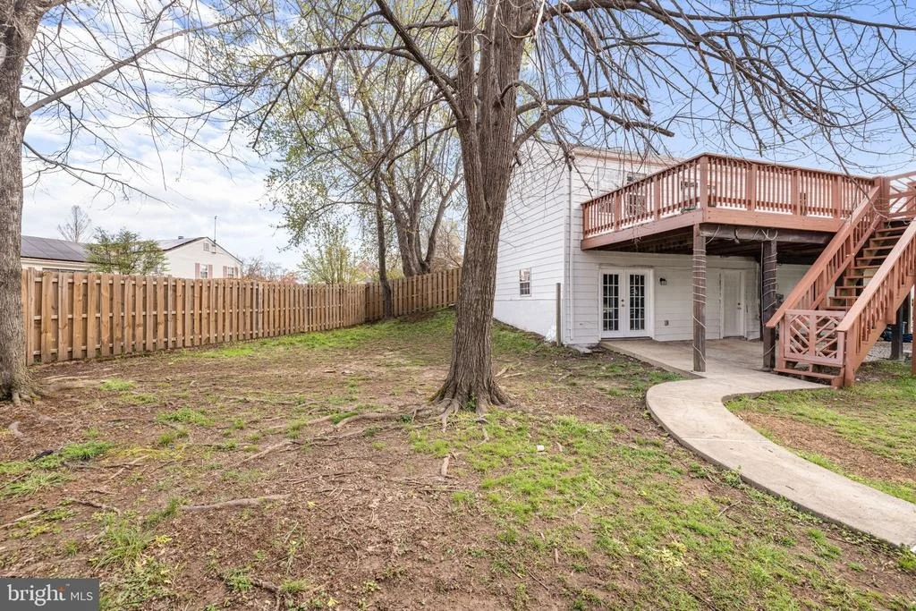 Photo of 6104 BROADWICK COURT