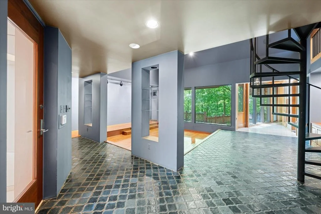 Photo of 7575 POTOMAC FALL ROAD