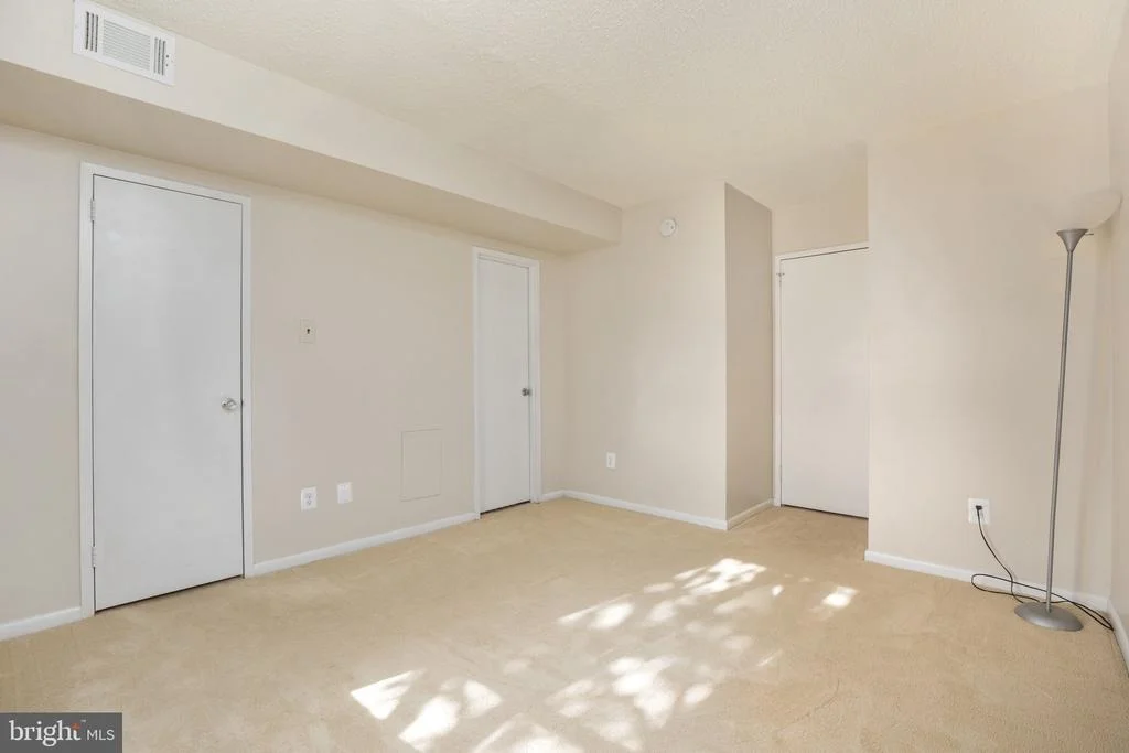 Photo of Unit 901B at 11650 STONEVIEW SQUARE
