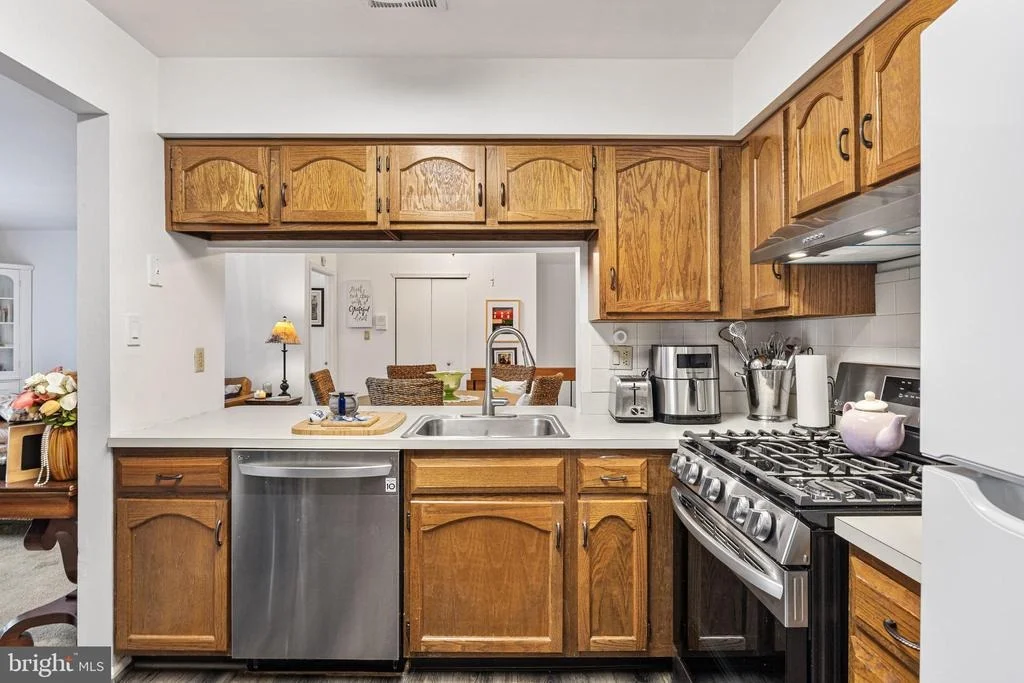 Photo of 4802 ADELAIDE DRIVE