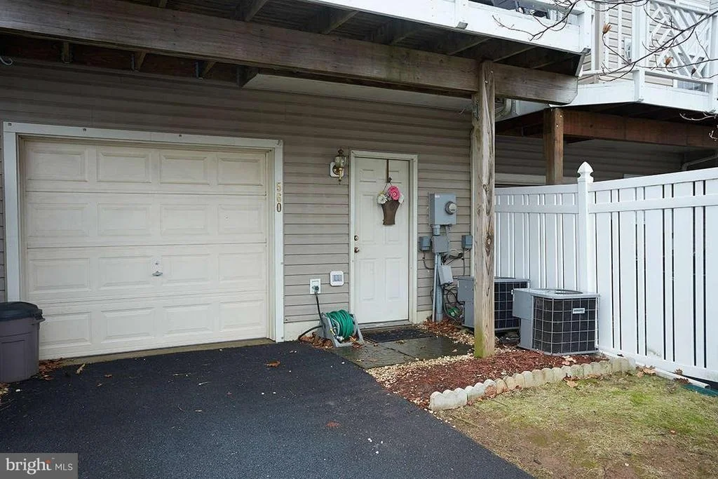 Photo of 560 EISENHOWER DRIVE