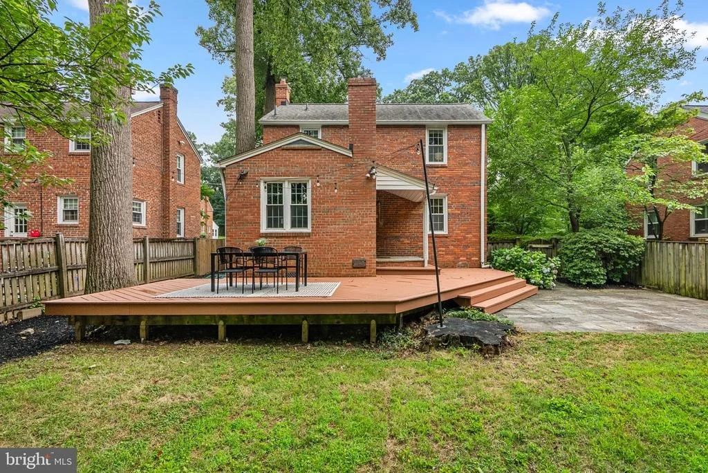 Photo of 1111 MEURILEE LANE