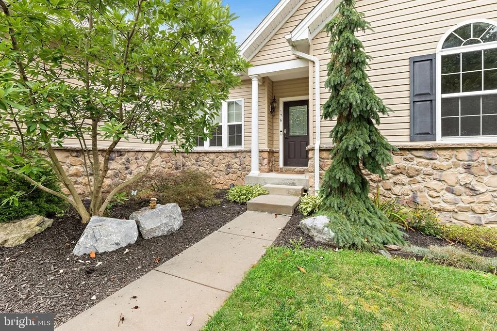 Photo of 176 SPLIT ROCK DRIVE