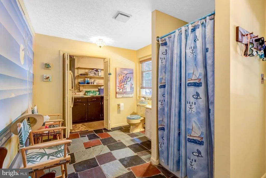 Photo of 4401 DOLPHIN LANE