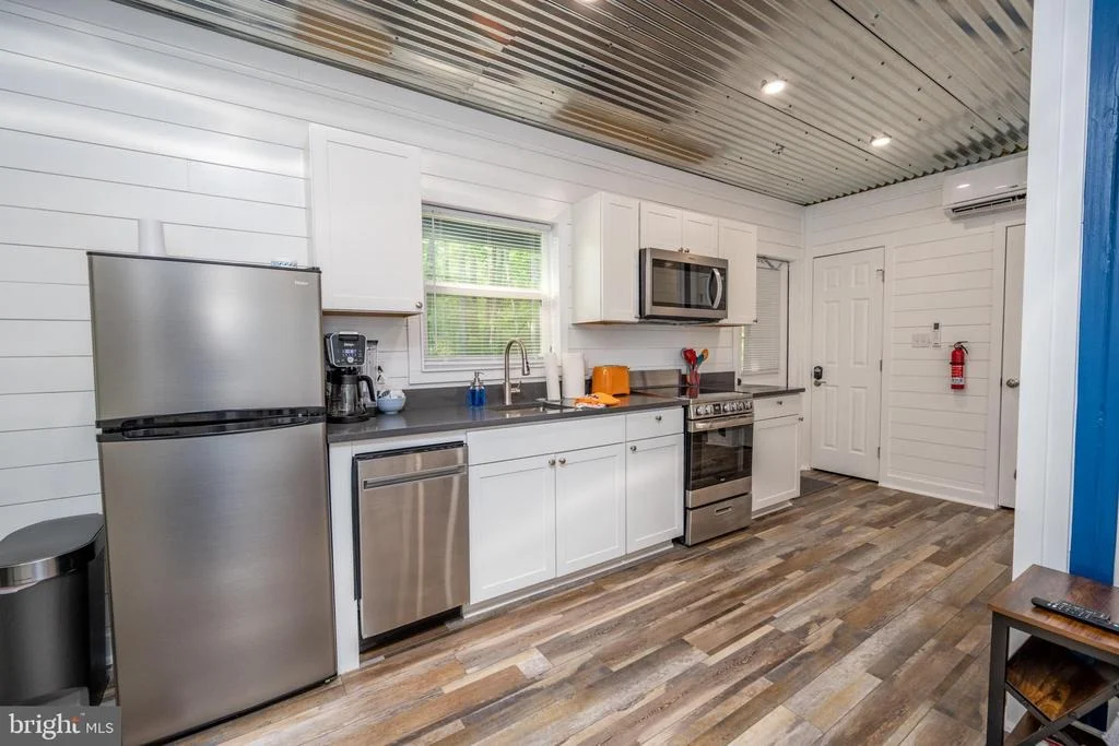 Photo of 2195 GLENDALE ROAD