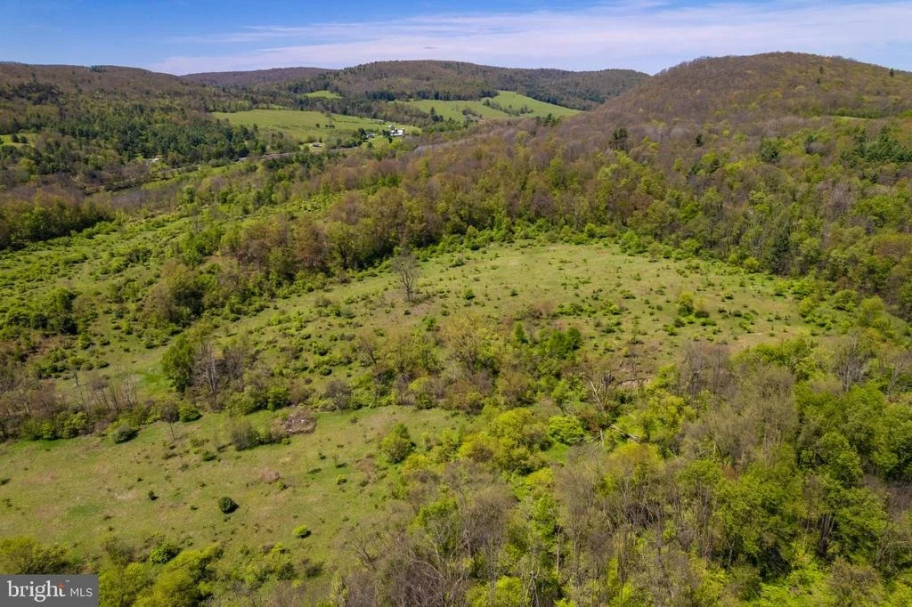 Photo of 007 STATE LINE ROAD