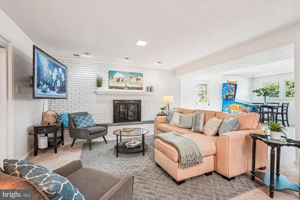 Photo of 2108 EDGEWARE STREET