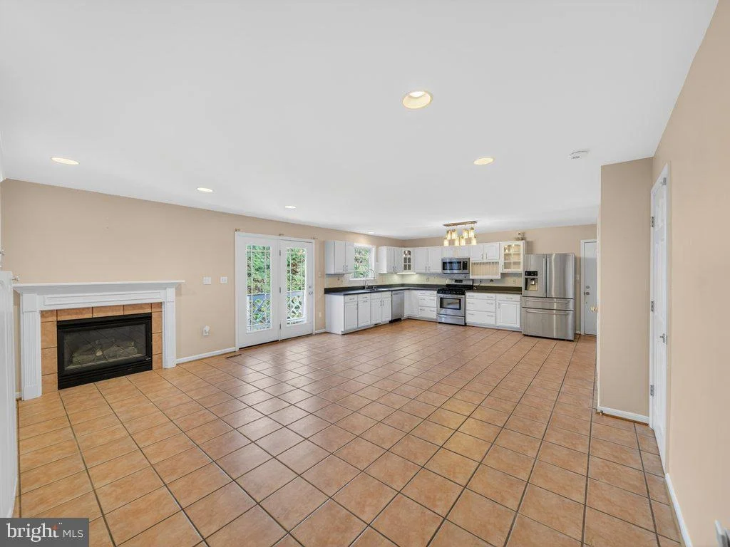 Photo of 9290 BAKER STREET