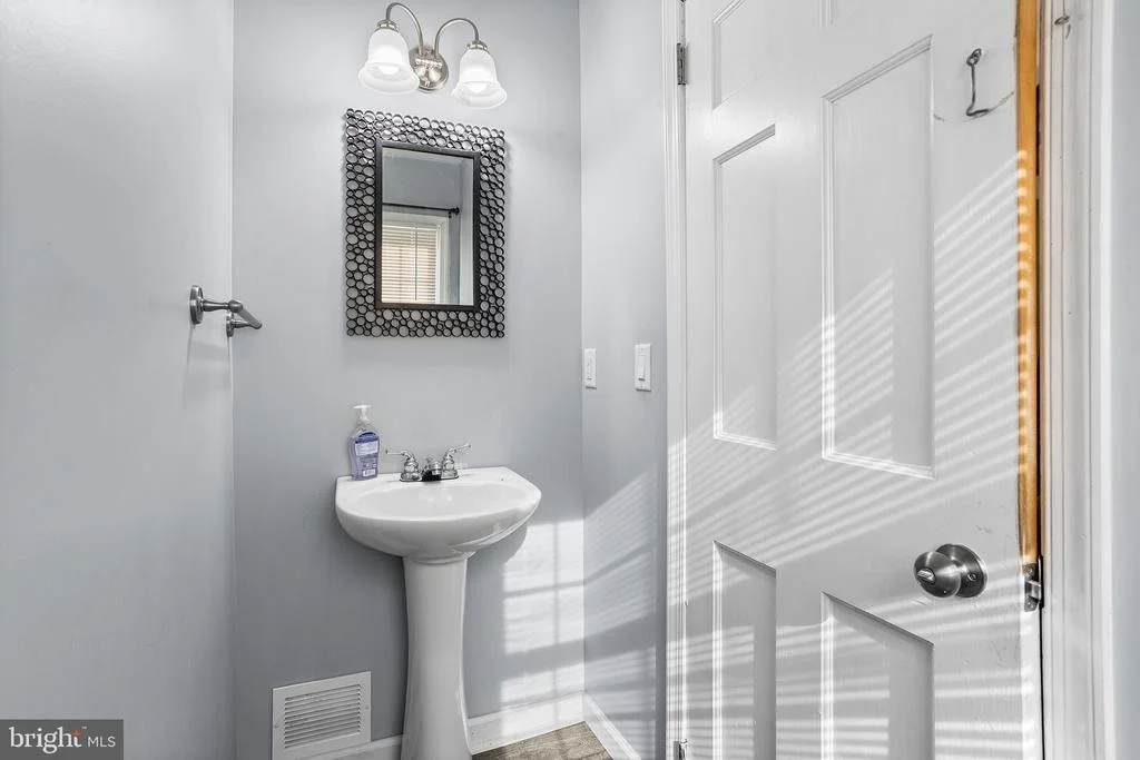 Photo of 31 FENWICK DRIVE