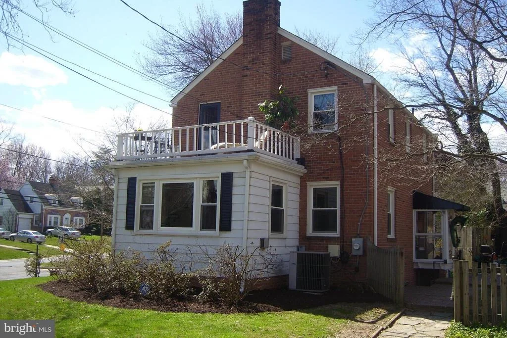 Photo of 221 WILLIAMSBURG DRIVE