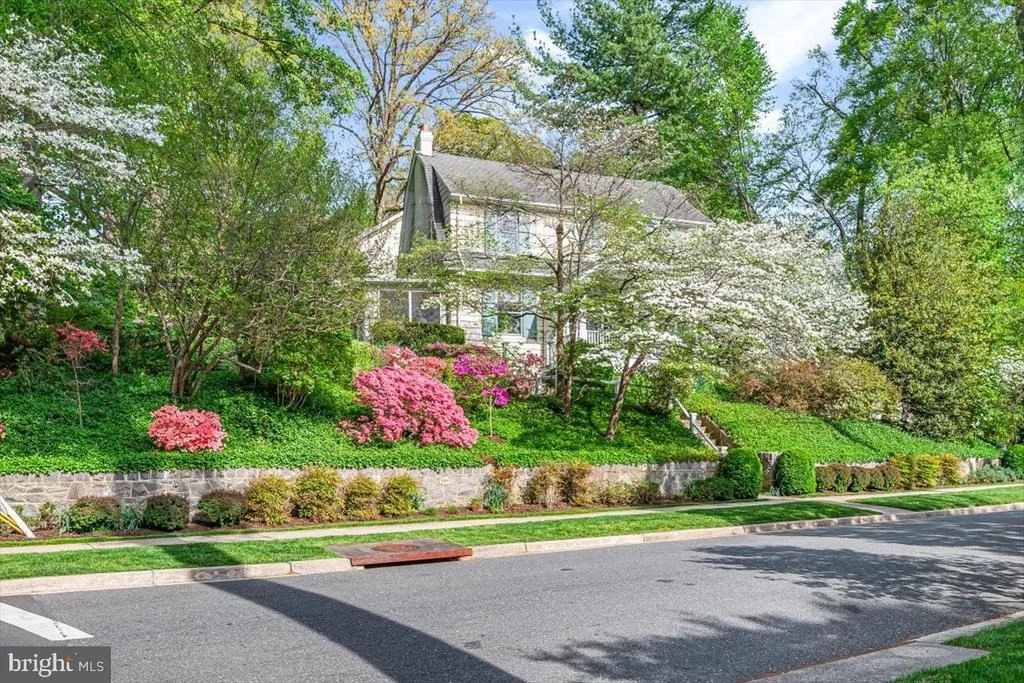 Photo of 7109 MEADOW LANE