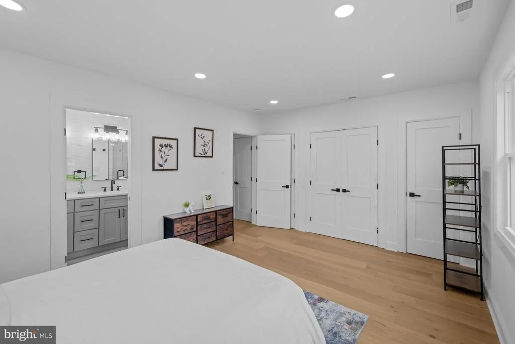 Photo of 536 ONEIDA PLACE NW