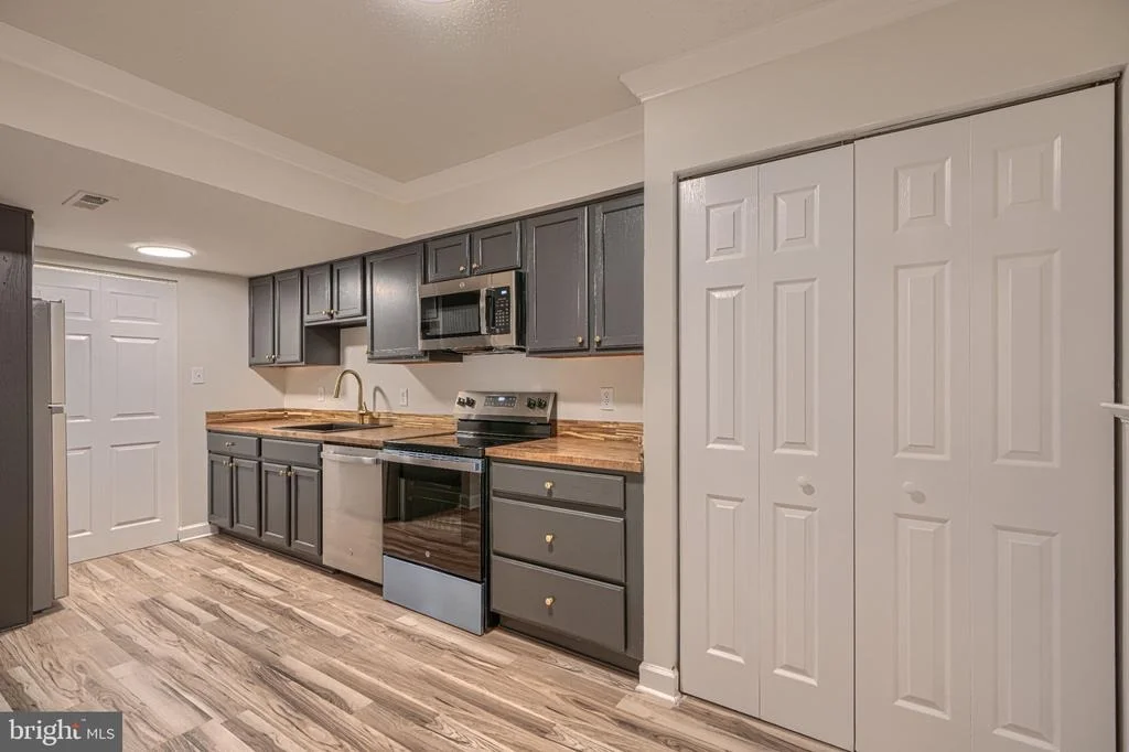 Photo of Unit E at 7191 CYPRESS COURT