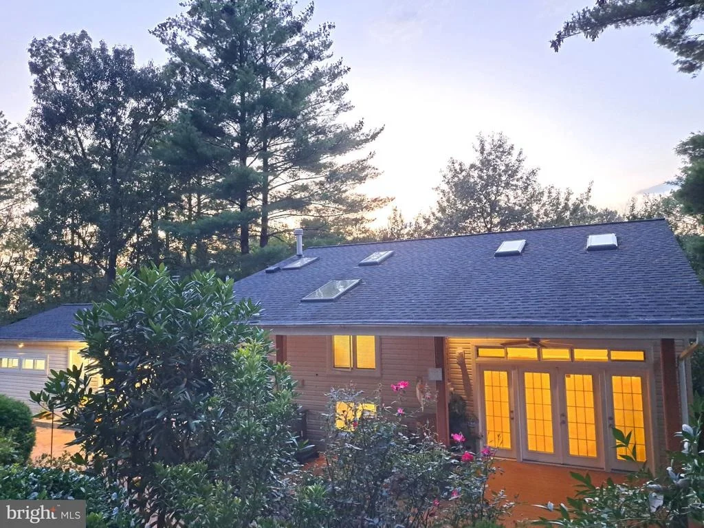 Photo of 10929 HOWLAND DRIVE