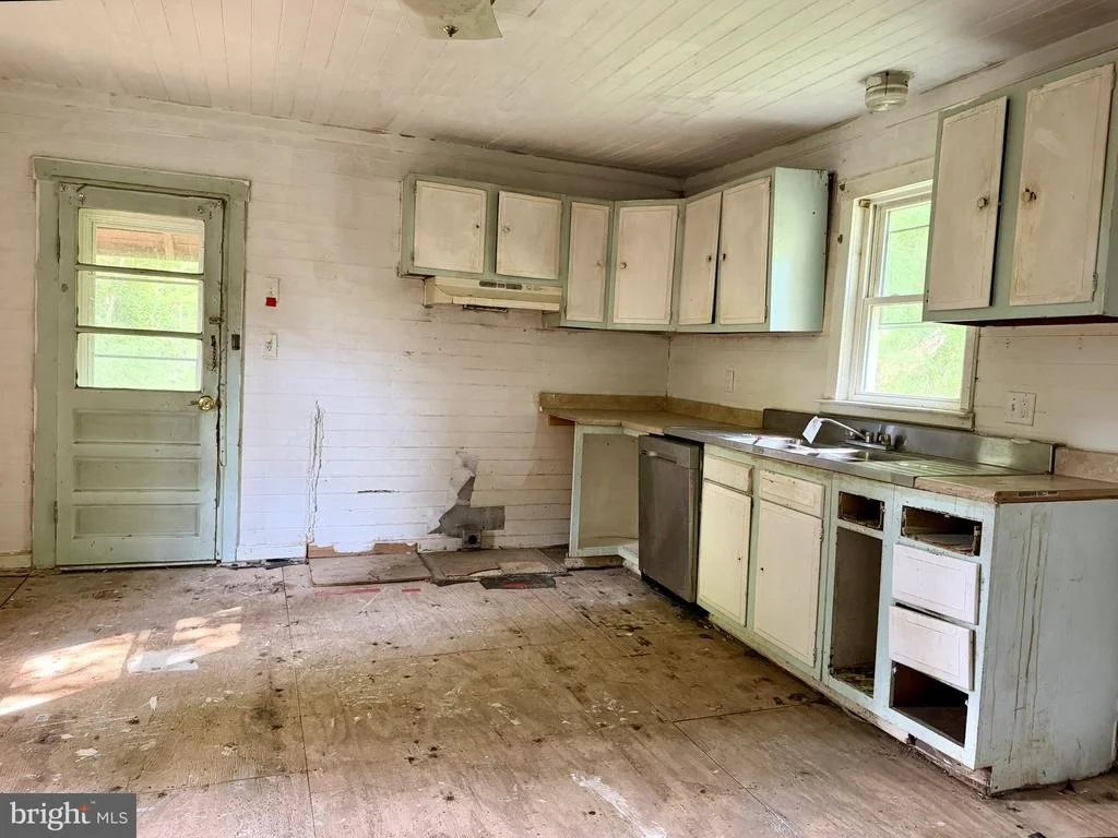 Photo of 27834 FAIRMOUNT