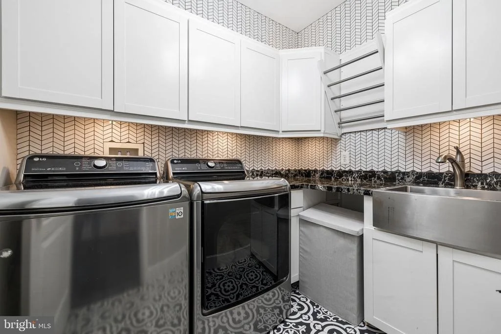 Photo of 8328 PINE KNOTT COURT