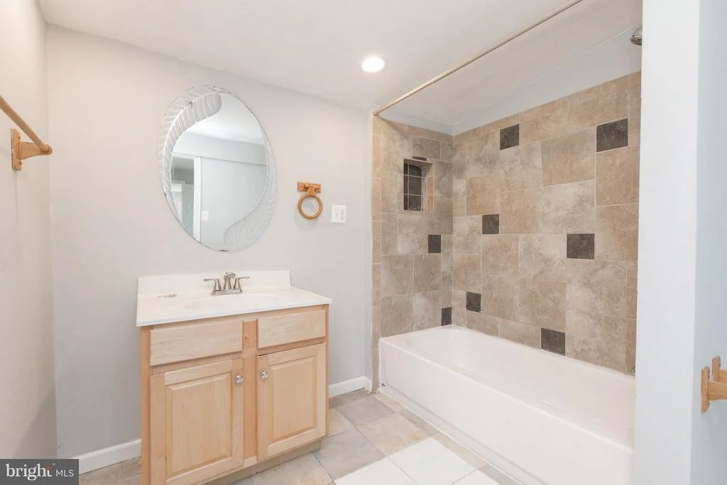 Photo of 5500 ADDISON ROAD
