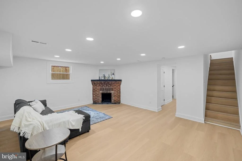 Photo of 536 ONEIDA PLACE NW