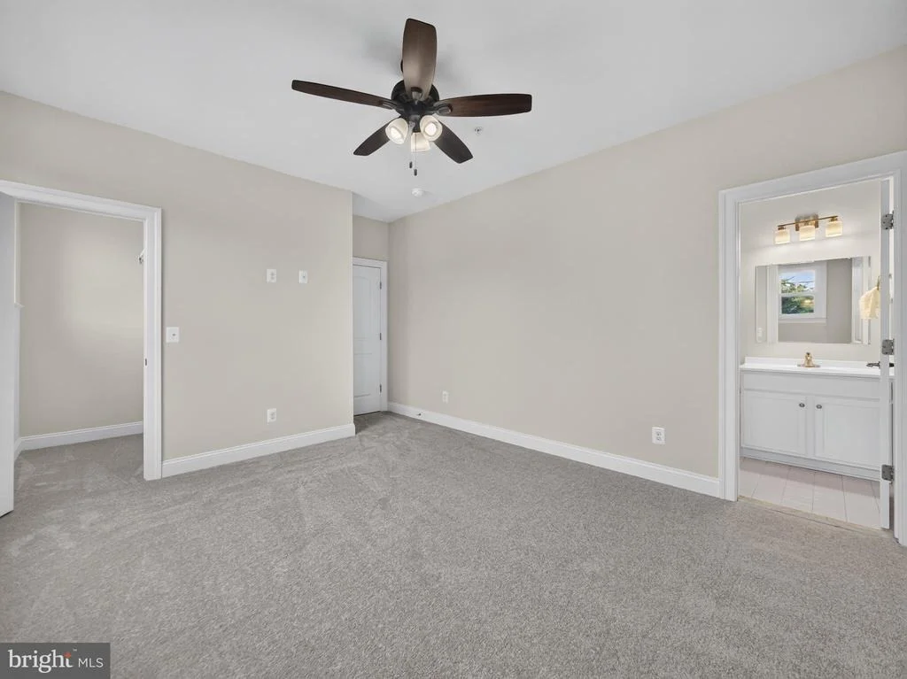 Photo of 3032 MOORE LANE