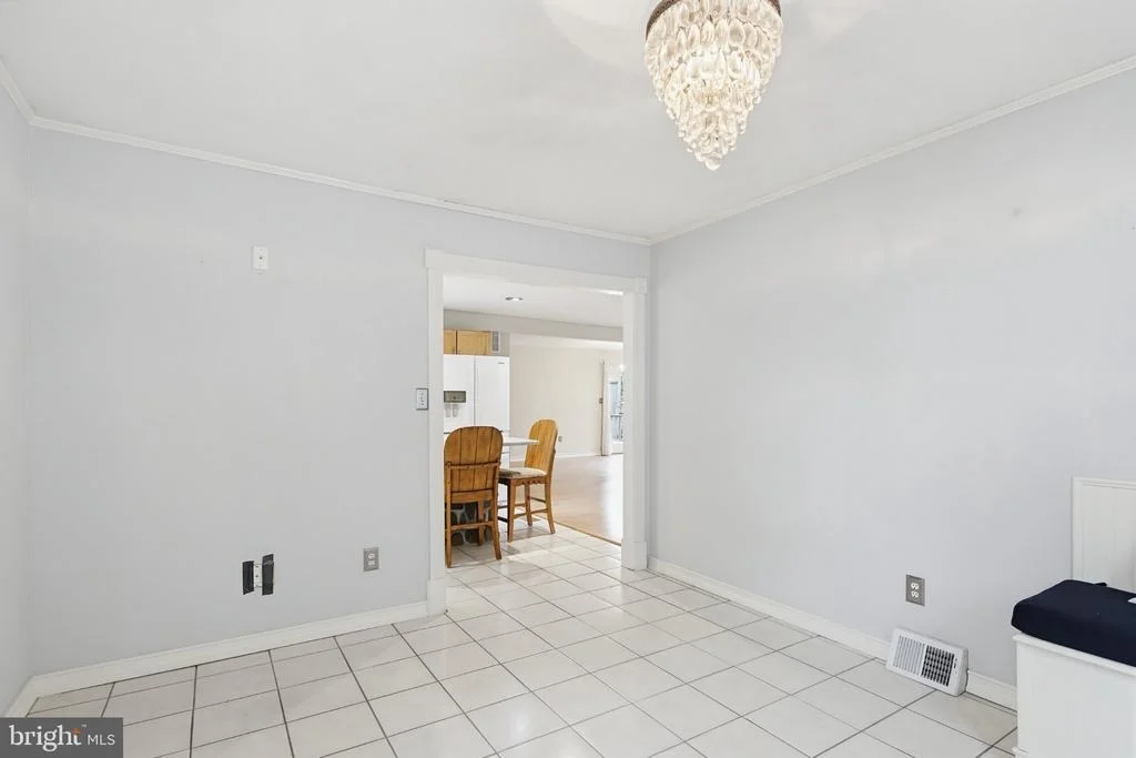 Photo of 1465 RIDGEWAY