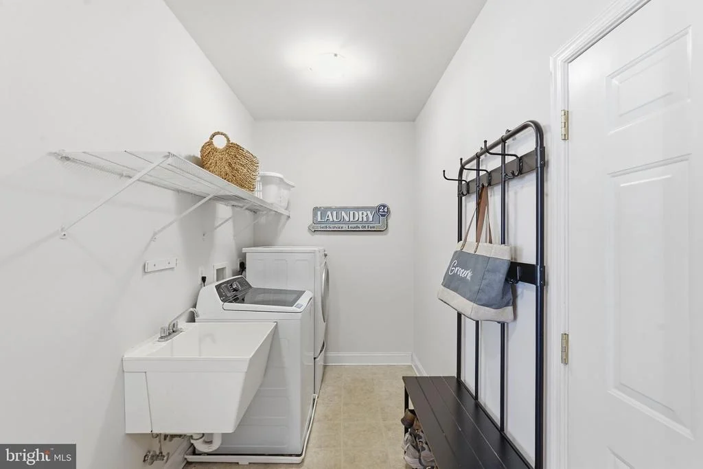 Photo of 925 CARSON ROAD