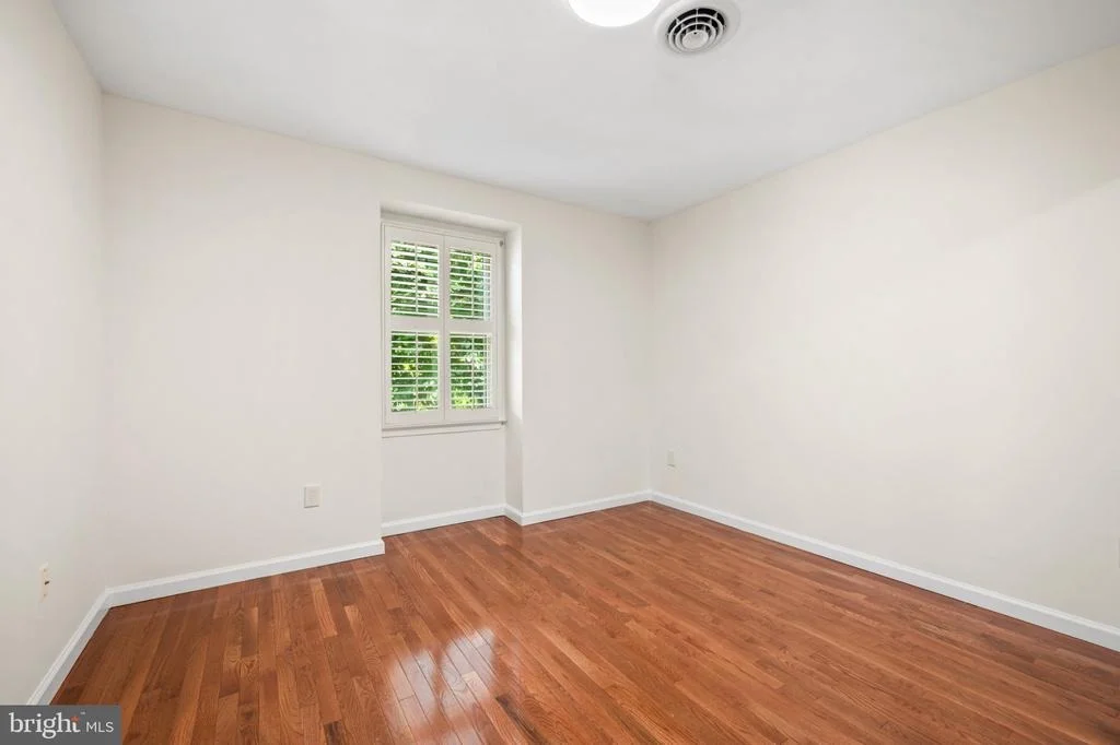 Photo of 406 LEIGHTON AVENUE