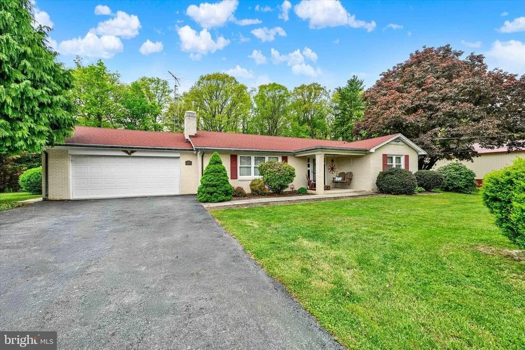 Photo of 1609 FAIRMOUNT ROAD