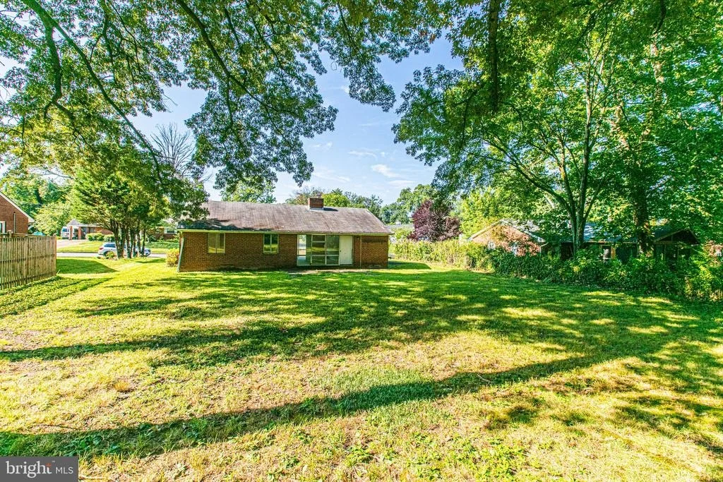 Photo of 7420 AXTON