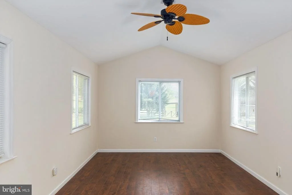 Photo of 2310 PUTNAM ROAD