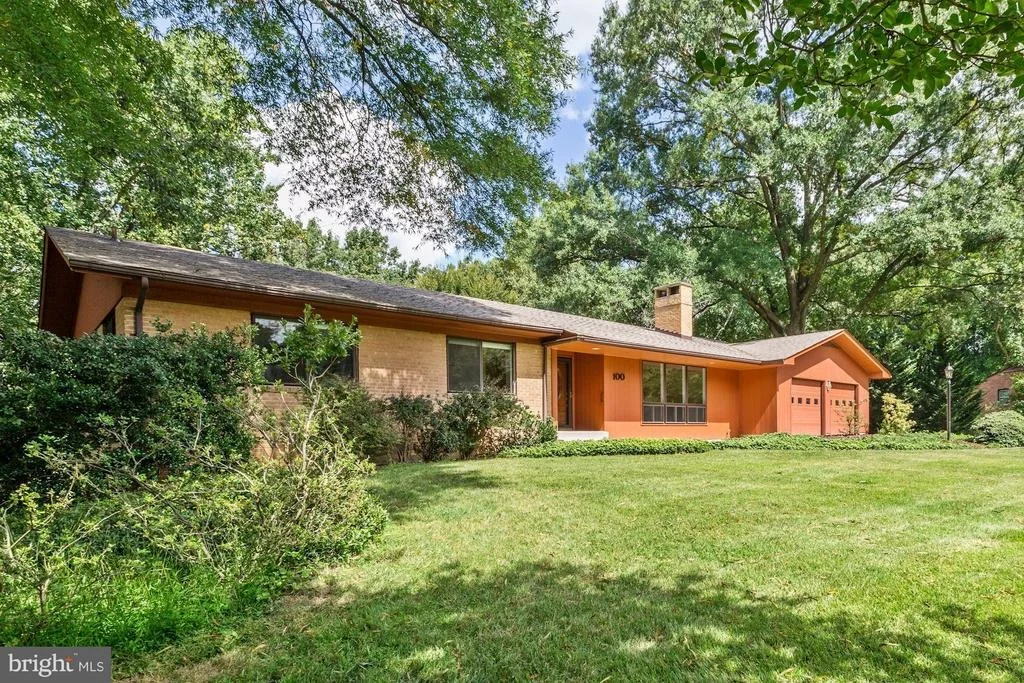 Photo of 100 QUAINT ACRES DRIVE