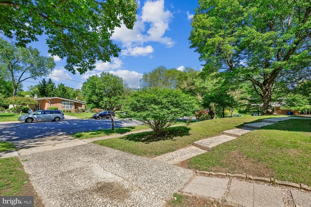 Photo of 300 GILSAN COURT