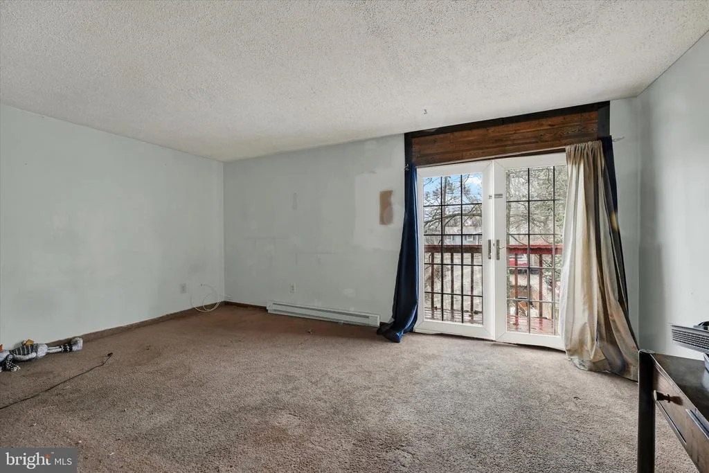 Photo of 1287 THOMPSON AVENUE