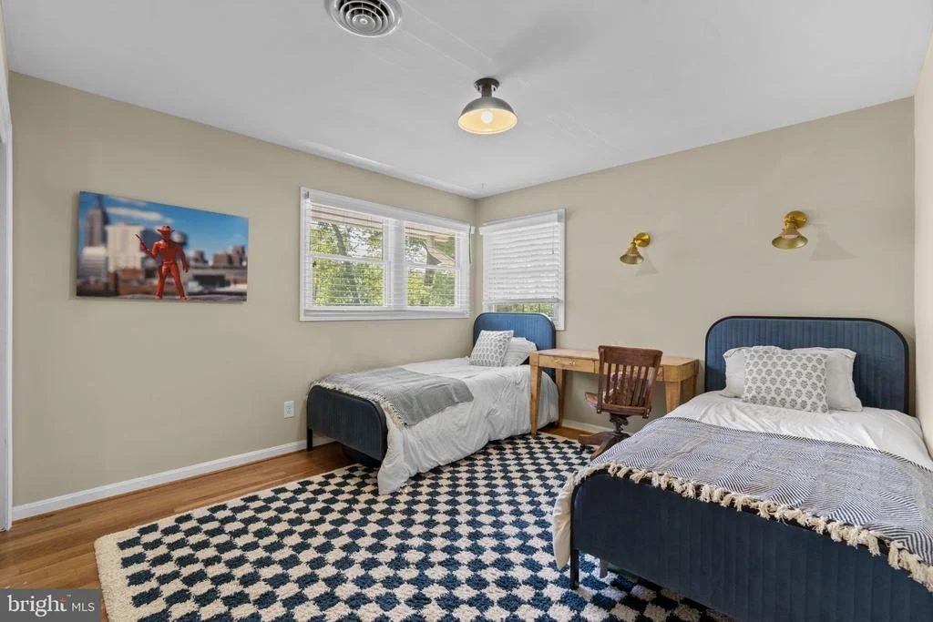 Photo of 52 SUNSET DRIVE