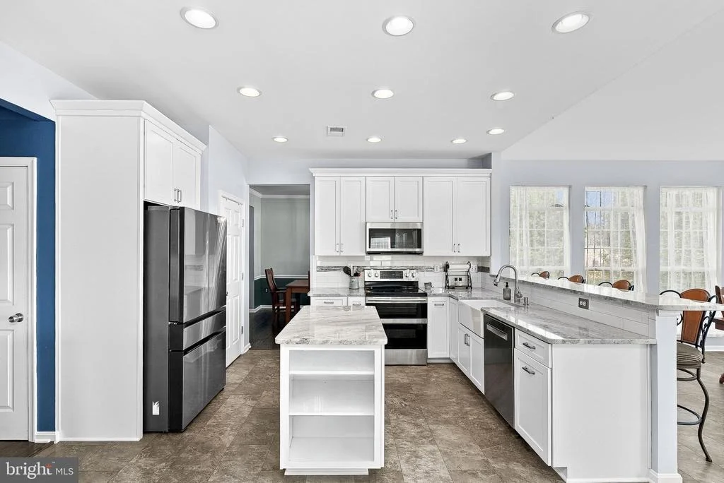 Photo of 945 DEVONSHIRE CIRCLE