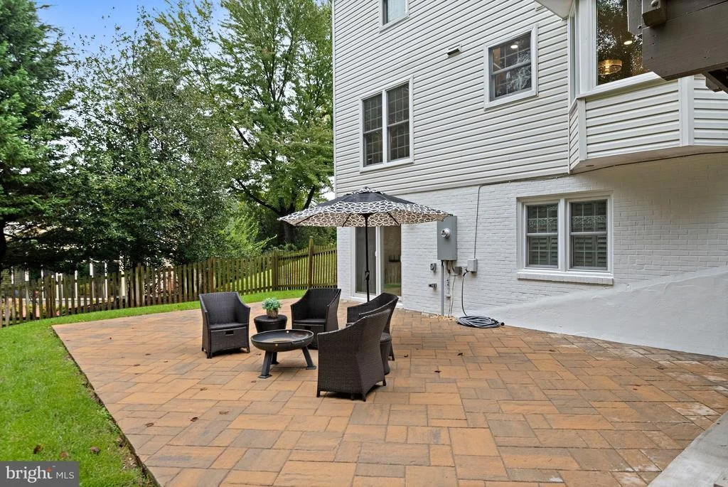 Photo of 7712 LEAR ROAD